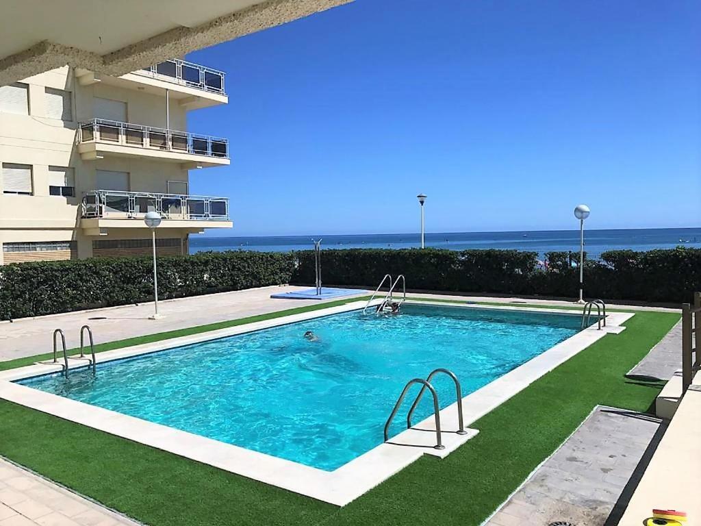 Cozy Apartment In A Beachfront Complex Mareny Blau Exterior photo
